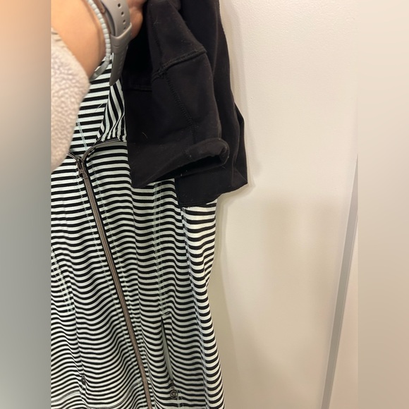 Lululemon Daily Yoga Full Zip Jacket in Mint Moment Black - Picture 10 of 13